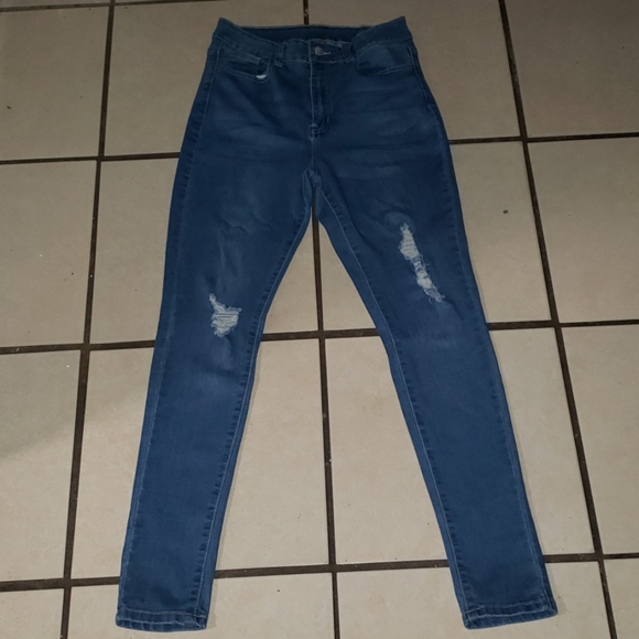 Pants with little rips - Picture 1 of 1